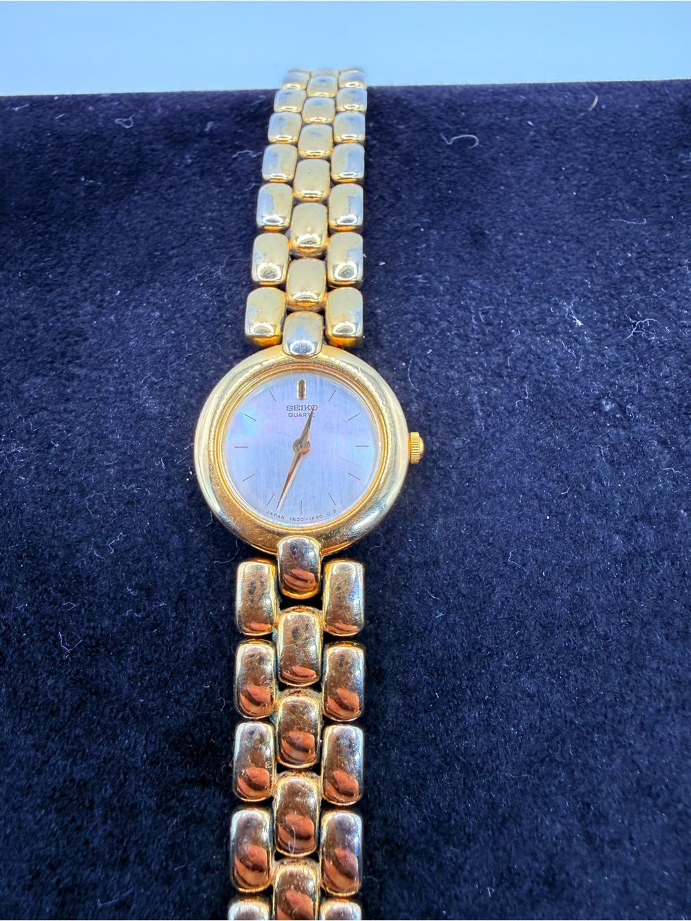 Vintage Seiko 1N00-0D79 Gold Plated Ladies Quartz Watch Iridescent Dial